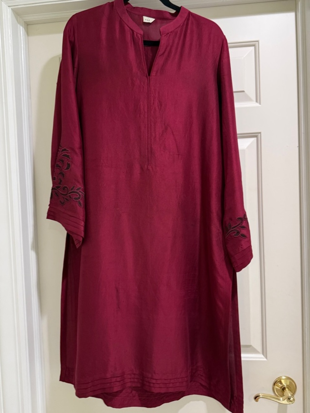 Sak Ateliar Long-Sleeve Burgundy Tunic Dress with Embroidered Cuffs